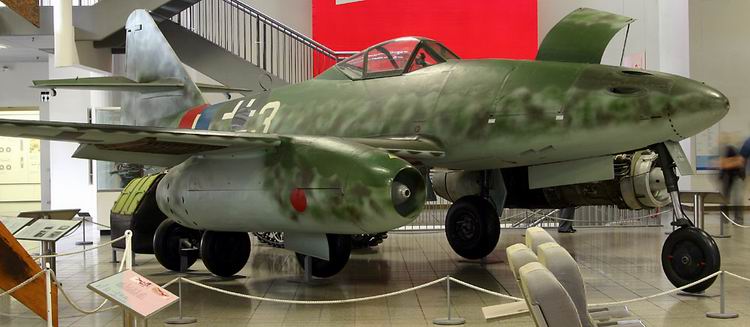 Me-262, истребитель, истребитель-бомбардировщик, разведчик